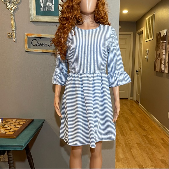 🚫SOLD🚫 Adorable blue white striped seersucker dress - Picture 6 of 16